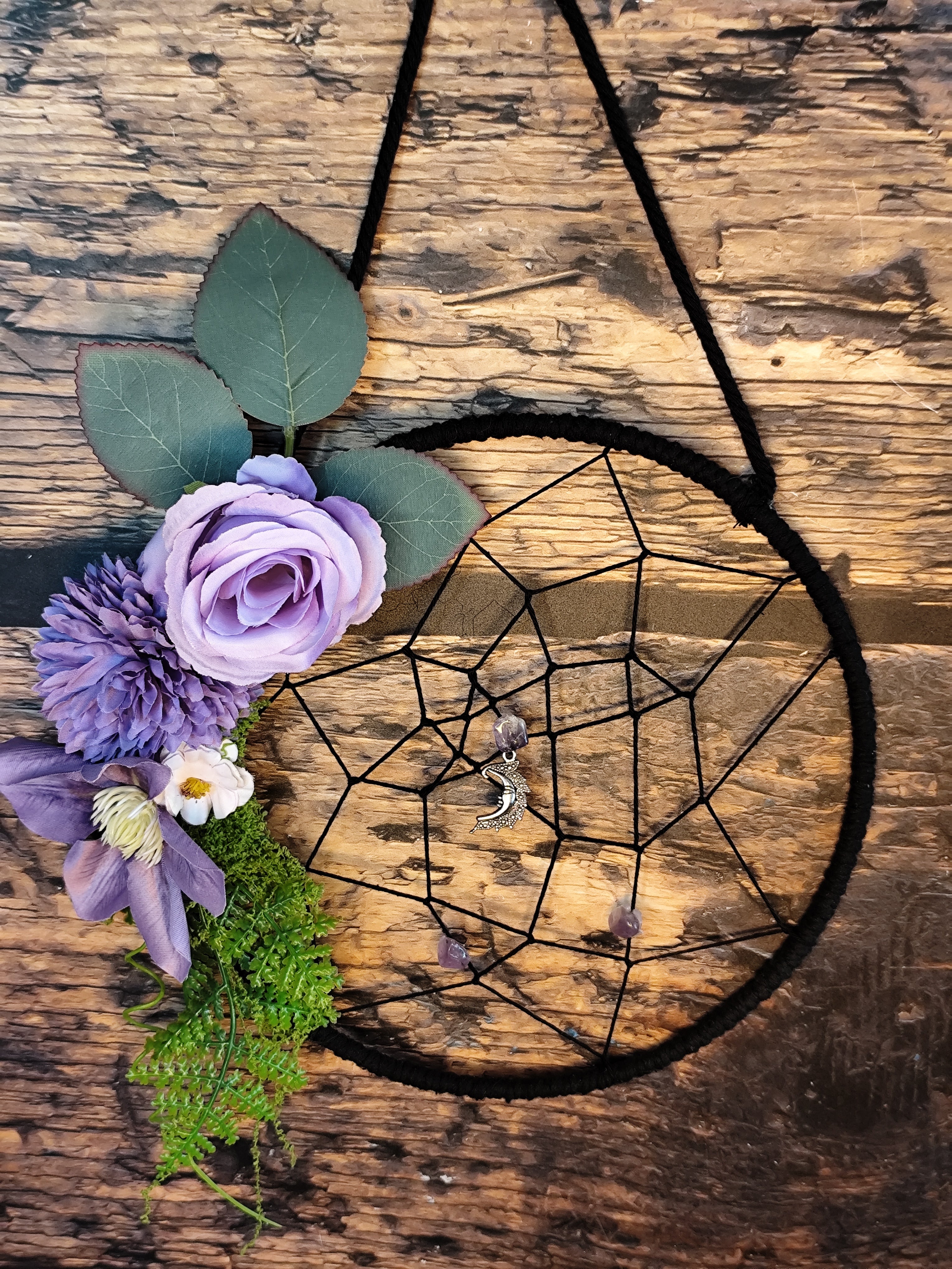 Süße Träume – Handgemachter Traumfänger mit Amethyst & Mondzauber